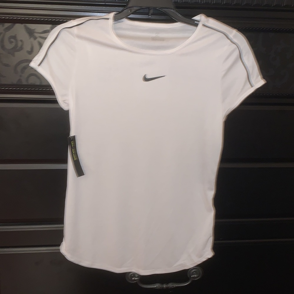 Nike short sleeve shirt
